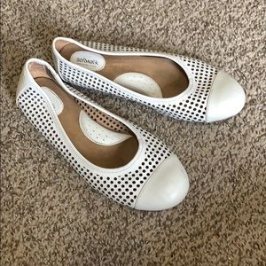 EUC white softwalk flats size 8.5